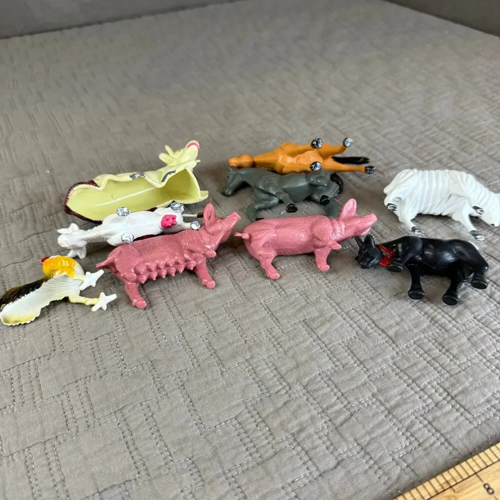 Lot of Vintage Farm Animals Plastic Toys Figures Pig Rooster Hose Cow Goat